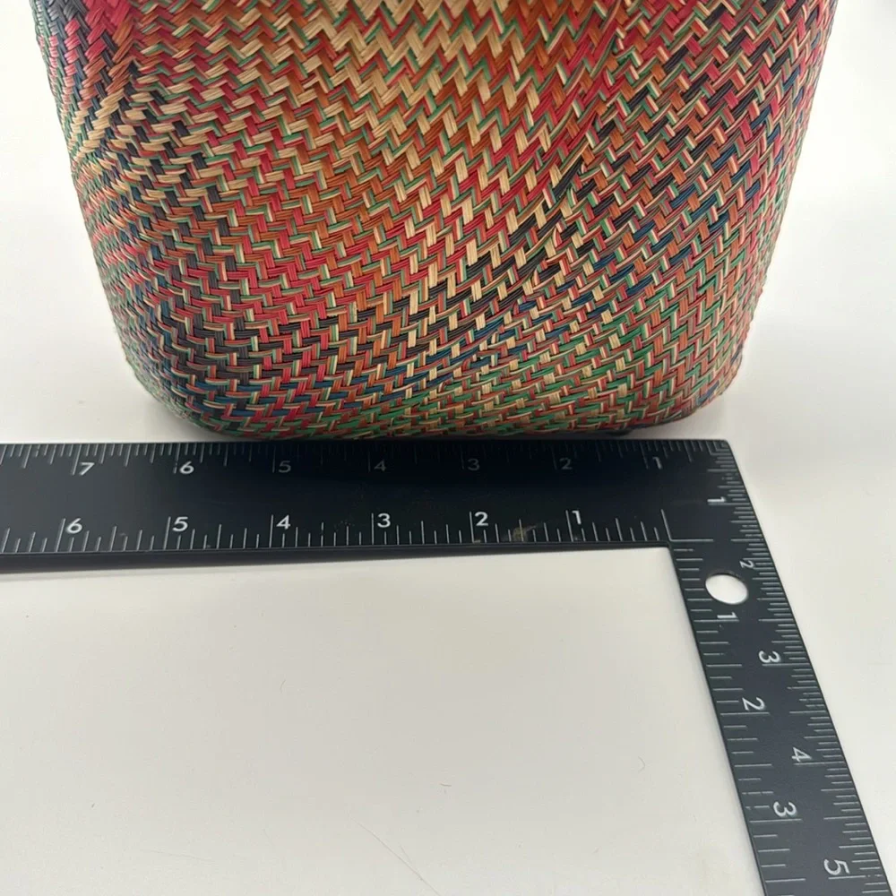 Vintage 70s Red Natural Straw Palm Leaf Rattan Rare Colorful Handbag Purse Bag - Picture 13 of 15